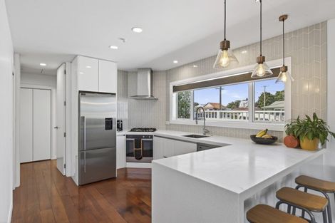 Photo of property in 134 Tukapa Street, Westown, New Plymouth, 4310