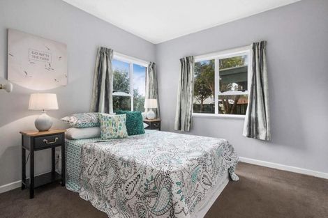 Photo of property in 56 Lynwood Road, New Lynn, Auckland, 0600