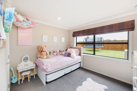 Photo of property in 35 Rosalie Terrace, Kelvin Grove, Palmerston North, 4414