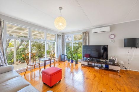 Photo of property in 2/27 Raleigh Road, Northcote, Auckland, 0627