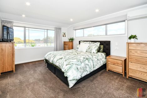 Photo of property in 44 Rushgreen Avenue, Pahurehure, Papakura, 2113