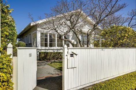 Photo of property in 18 Gladstone Road, Bluff Hill, Napier, 4110