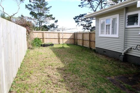 Photo of property in 519a East Coast Road, Murrays Bay, Auckland, 0630