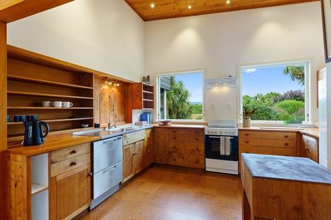 Photo of property in 321 Te Horo Beach Road, Te Horo Beach, Otaki, 5581