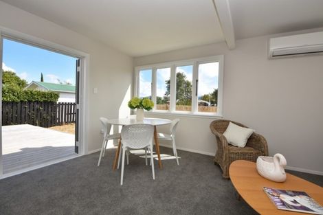 Photo of property in 8 Mckenzie Terrace, Carterton, 5713