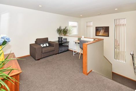 Photo of property in 1/10 Hilltop Road, Clover Park, Auckland, 2019