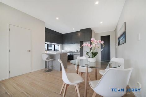 Photo of property in 67 Whare Kauri Road, Papakura, 2110