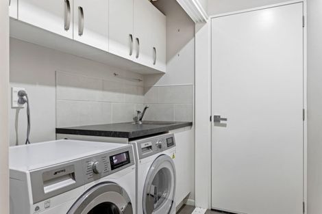 Photo of property in 17 Wairakei Road, Strowan, Christchurch, 8052