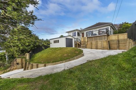 Photo of property in 9 The Drive, Tawa, Wellington, 5028