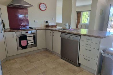 Photo of property in 8 Sackville Street, Martinborough, 5711