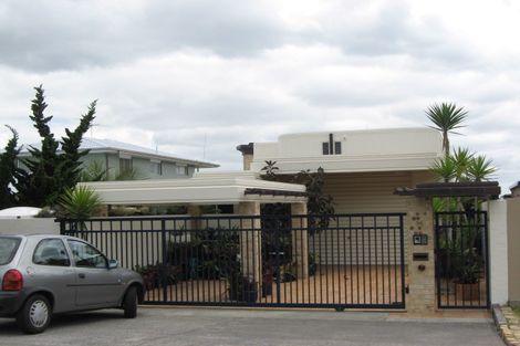 Photo of property in 96 Tindalls Bay Road, Tindalls Beach, Whangaparaoa, 0930