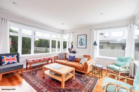 Photo of property in 213 Te Moana Road, Waikanae, 5036