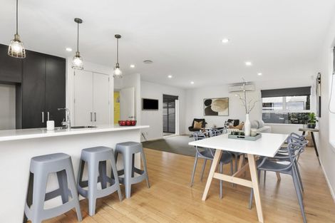 Photo of property in 160 Ennis Avenue, Pakuranga Heights, Auckland, 2010