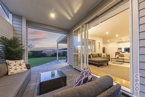 Photo of property in 15 Turpin Road, Riverhead, 0820