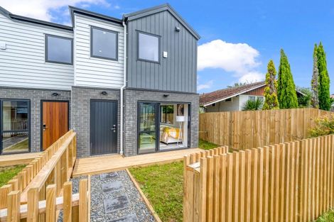Photo of property in 140a Edgewater Drive, Pakuranga, Auckland, 2010