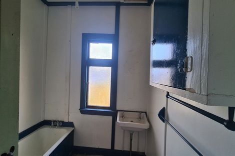 Photo of property in 10 King Street, Opunake, 4616