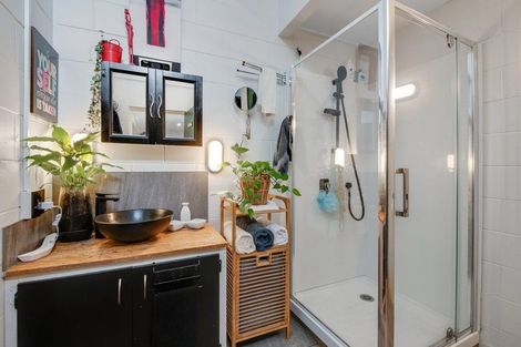 Photo of property in 29k Springs Road, Parakai, 0830