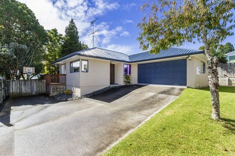 Photo of property in 1/6 Wykeham Place, Glenfield, Auckland, 0629