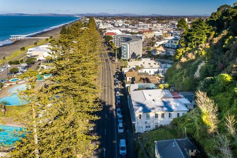 Photo of property in 29 Marine Parade, Bluff Hill, Napier, 4110