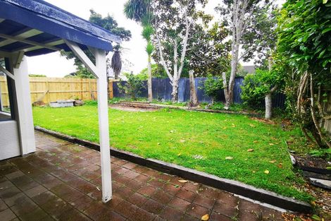 Photo of property in 8a Seaside Avenue, Waterview, Auckland, 1026