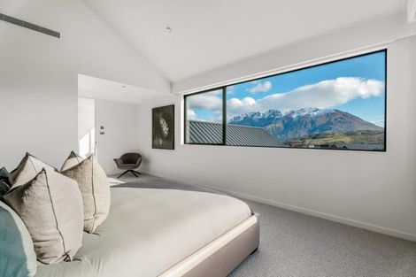 Photo of property in 15 Hackett Road, Jacks Point, Queenstown, 9371
