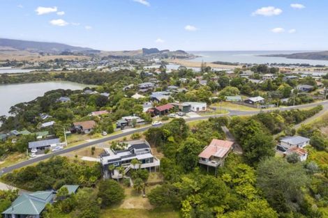 Photo of property in 24 Point Street, Raglan, 3225