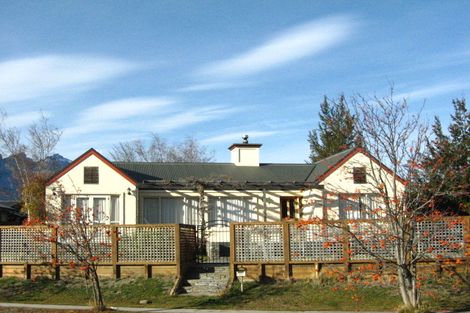 Photo of property in 32 Oregon Drive, Kelvin Heights, Queenstown, 9300