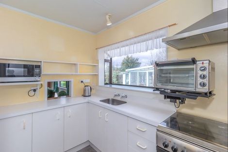 Photo of property in 218 Hokio Beach Road, Levin, 5571