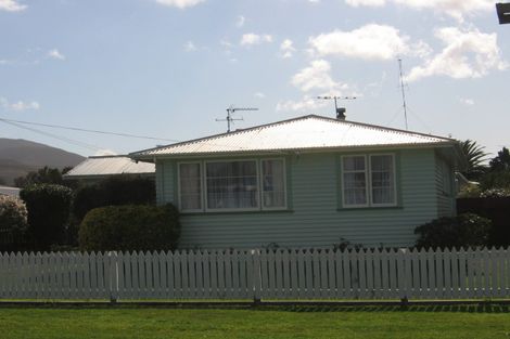 Photo of property in 67 Brandon Street, Featherston, 5710