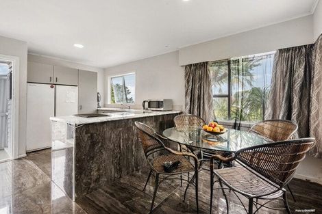 Photo of property in 26 Hartley Terrace, Massey, Auckland, 0614