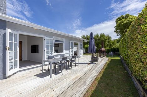 Photo of property in 14 Leybourne Avenue, Waikanae, 5036