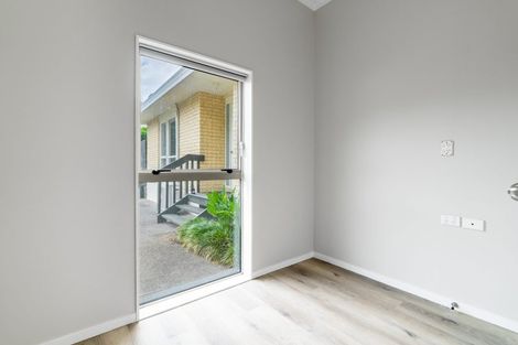 Photo of property in 44 De Havilland Drive, Goodwood Heights, Auckland, 2105