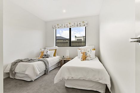 Photo of property in 19 Waituarua Drive, Takanini, 2112