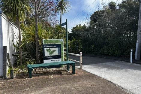 Photo of property in 182 Beach Road, Campbells Bay, Auckland, 0630