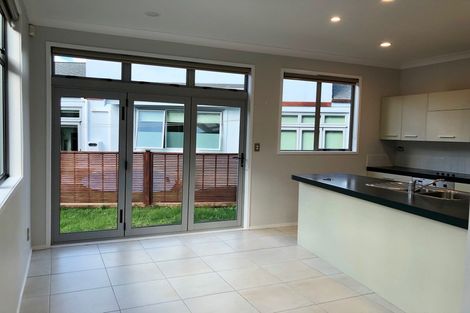 Photo of property in 11m Clearwater Cove, West Harbour, Auckland, 0618