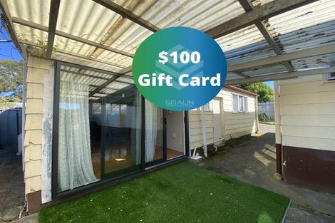 Photo of property in 8 Sabot Place, Massey, Auckland, 0614