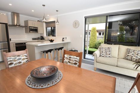 Photo of property in 2 Hereford Drive, Carterton, 5713