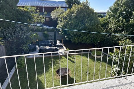 Photo of property in 72 Lynwood Road, New Lynn, Auckland, 0600