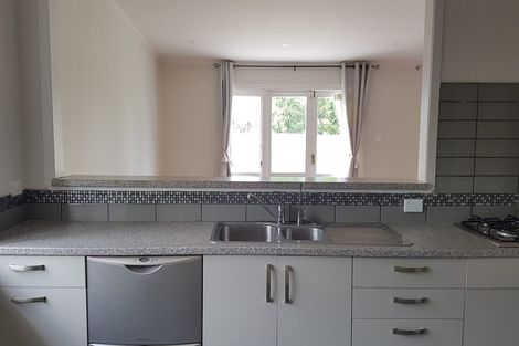 Photo of property in 29 Lincoln Road, Henderson, Auckland, 0610