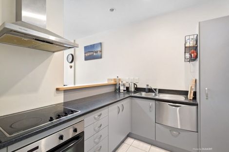 Photo of property in Stadium Garden Flats, 304/107 Thorndon Quay, Pipitea, Wellington, 6011