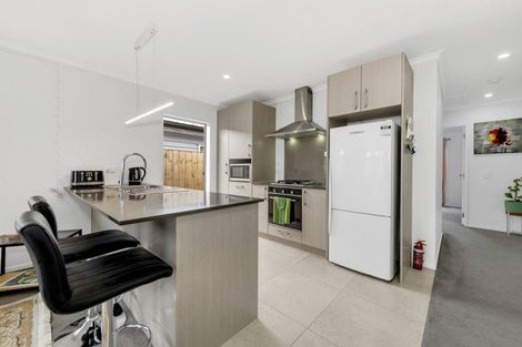 Photo of property in 13 Kapowai Boulevard, Takanini, 2112