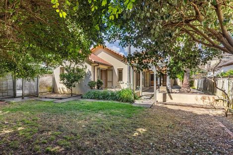 Photo of property in 25 Oakwood Grove, Eastern Beach, Auckland, 2012