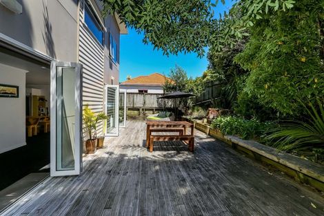 Photo of property in 30 Birdwood Avenue, Moturoa, New Plymouth, 4310