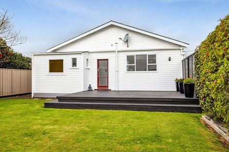 Photo of property in 5 Disraeli Street, Hawera, 4610