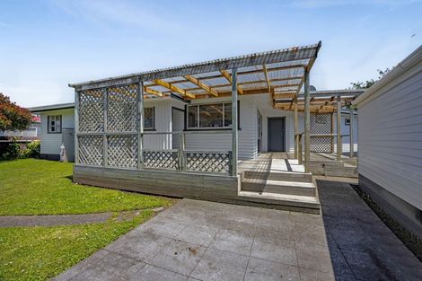 Photo of property in 128 Waihi Road, Hawera, 4610