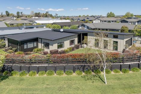 Photo of property in 2 Benmore Crescent, Pyes Pa, Tauranga, 3112