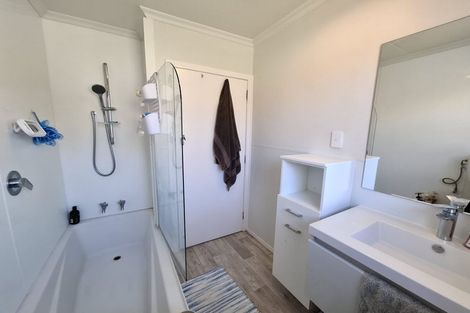 Photo of property in 6b Davies Lane, New Plymouth, 4310