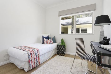 Photo of property in 7 Hobbs Road, Matakatia, Whangaparaoa, 0930