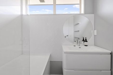 Photo of property in 83a Wilsons Road, Saint Martins, Christchurch, 8022