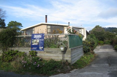 Photo of property in 8 Waikana Street, Broad Bay, Dunedin, 9014